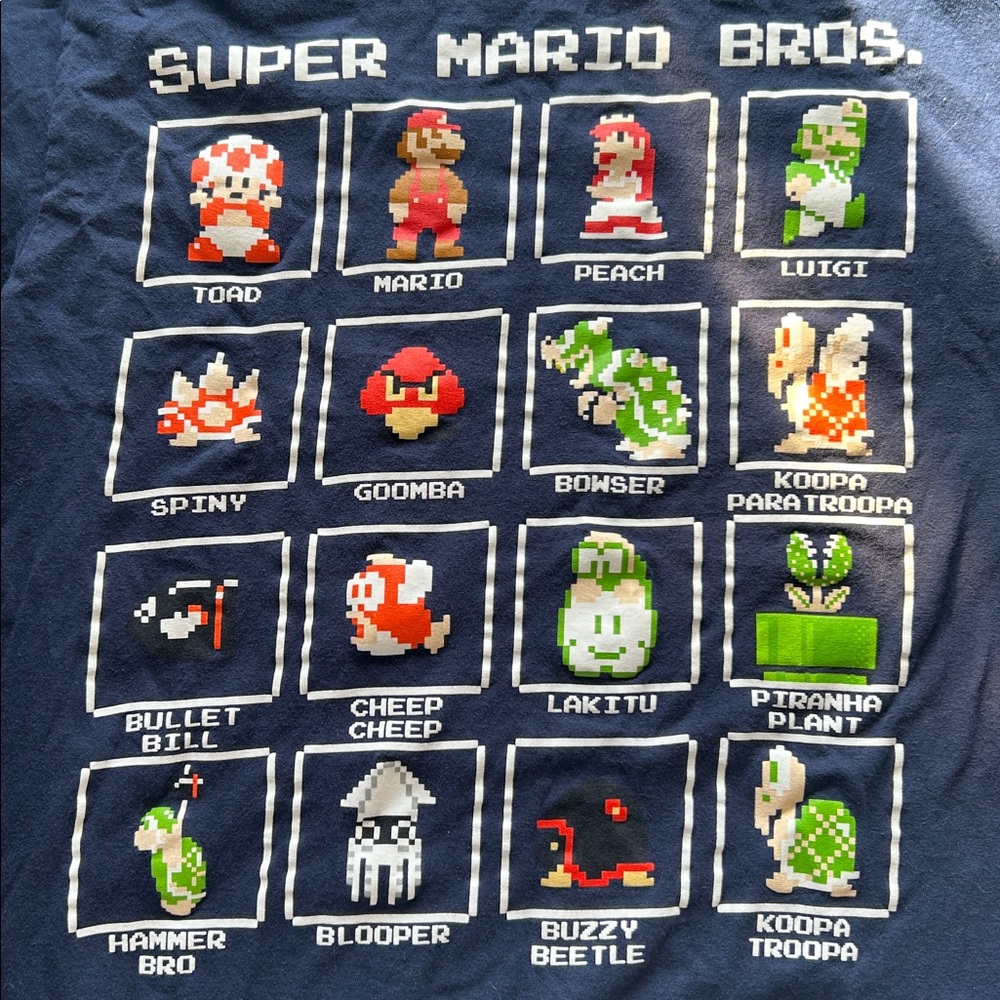 Nintendo Super Mario Bros. Retro Graphic T-shirt Size Medium 38/40 Navy Blue
